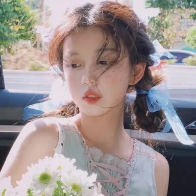 她比烟花寂寞